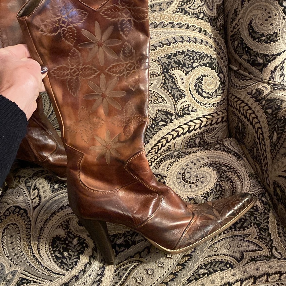 Beautiful GAJA tooled leather boots. Made in Italy. Size 37 - Picture 2 of 6
